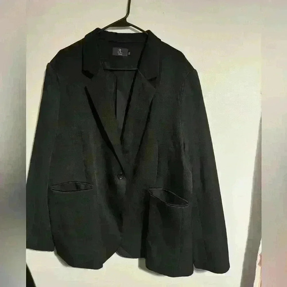 Other - Women’s black blazer 3X NWT